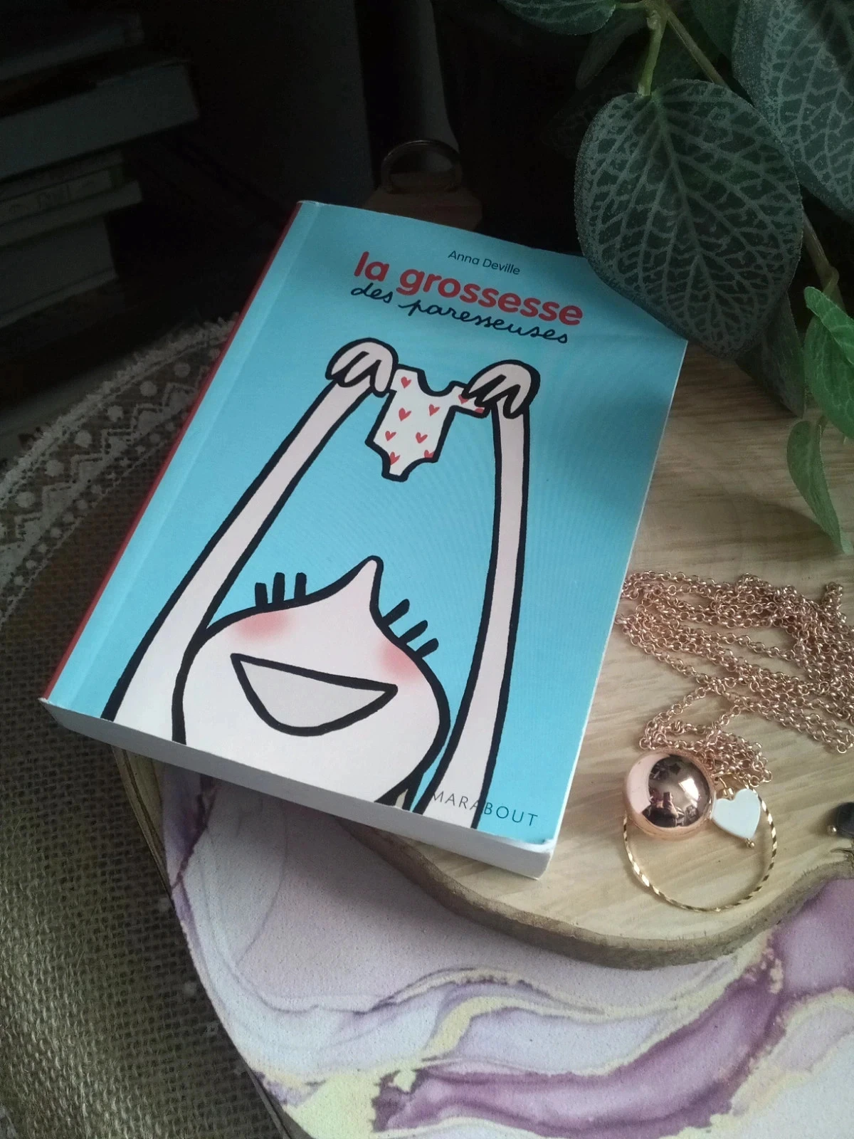 Pretty BoLa pendant necklace + pregnancy book – photo 4